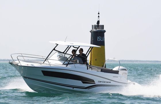 Motorboat Jeanneau Cap Camarat 7.5 WA Série 3 300hp