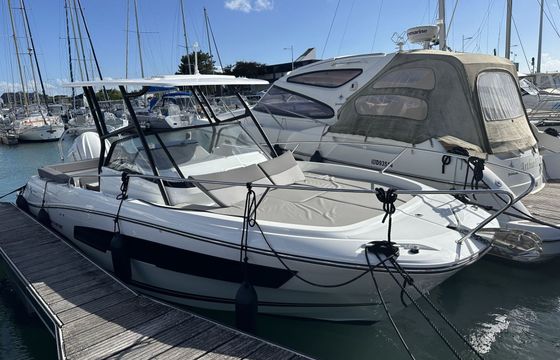 Motorboat Jeanneau Cap Camarat 7.5 WA Série 3 300hp