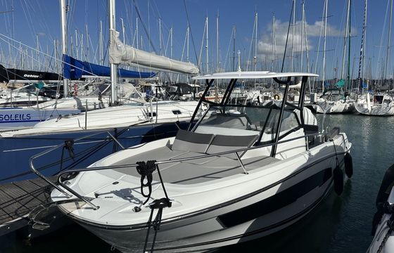 Motorboat Jeanneau Cap Camarat 7.5 WA Série 3 300hp