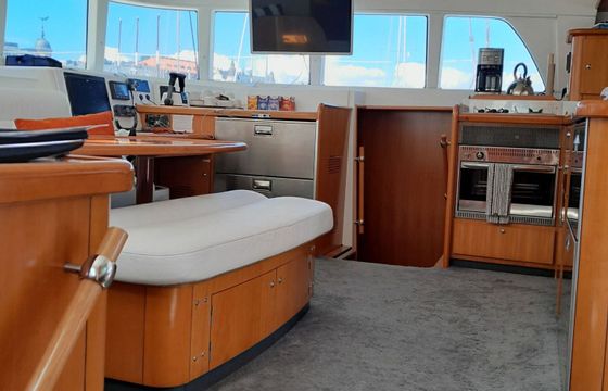 Catamaran LAGOON 440 Charter edition 13.6m