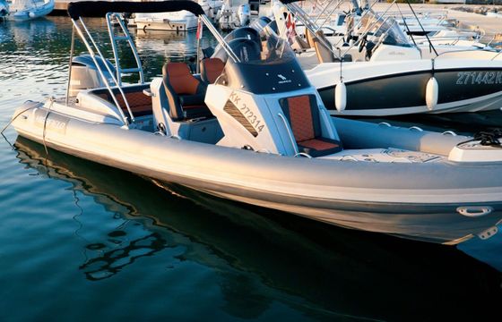 Motorboat Highfield 800 SP 300hp