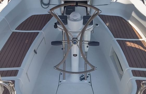 Sailboat HUNTER 36 11m