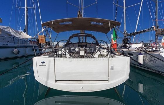 Sailboat Jeanneau Sun Odyssey 349 10.34m