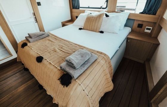 Motor yacht Custom built trawler with capacity of 8 people 2021 model Motor yacht 642hp