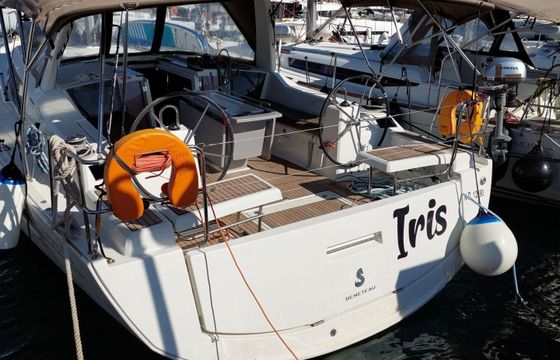 Sailboat Beneteau Oceanis 41.1 12m