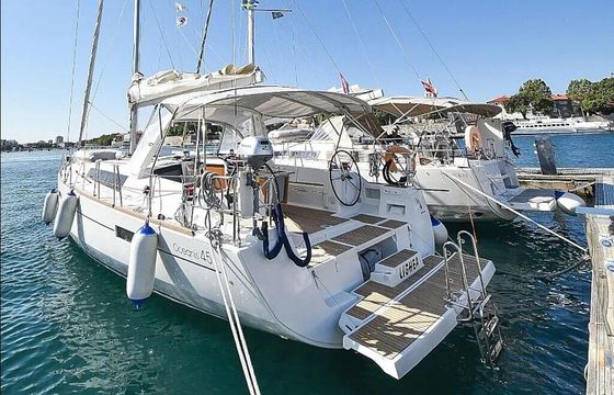 Sailboat Beneteau Oceanis 45 13.5m