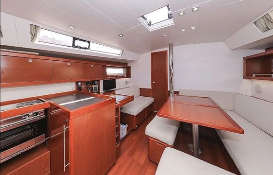 Sailboat Beneteau Oceanis 45 13.5m