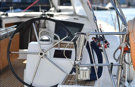 Sailboat Beneteau Oceanis 45 13.5m