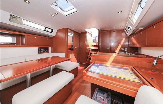 Sailboat Beneteau Oceanis 45 13.5m