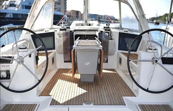 Sailboat Beneteau Oceanis 45 13.5m