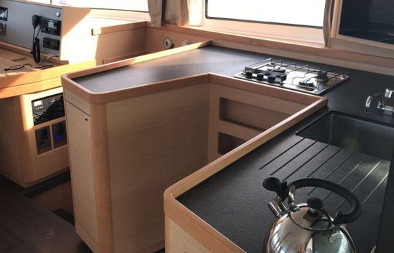 Catamaran LAGOON 42 12.94m