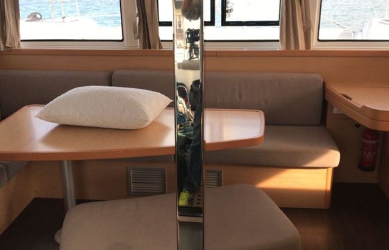 Catamaran LAGOON 42 12.94m