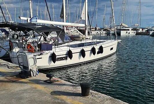 Sailboat Bavaria C42 12.81m