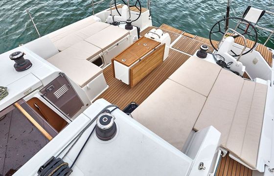 Sailboat Jeanneau Sun Odyssey 490 14.42m