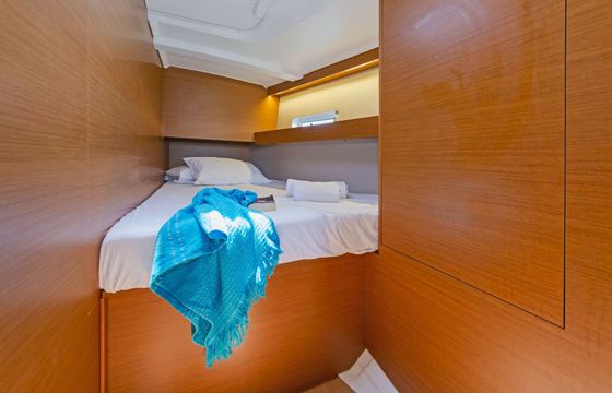 Sailboat Jeanneau Sun Odyssey 490 14.42m