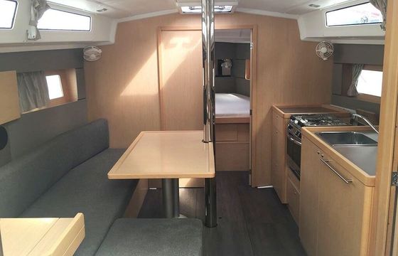Sailboat Beneteau Oceanis 38.1 11.5m