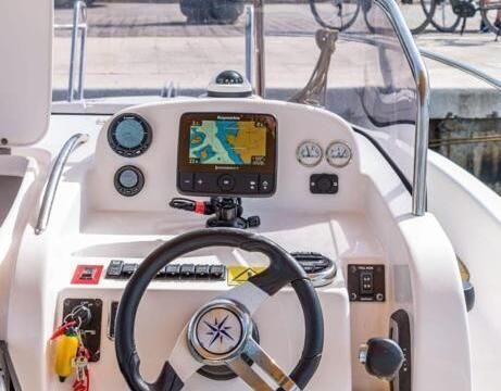 Motorboat Elan Elan 650 Cabin 150hp
