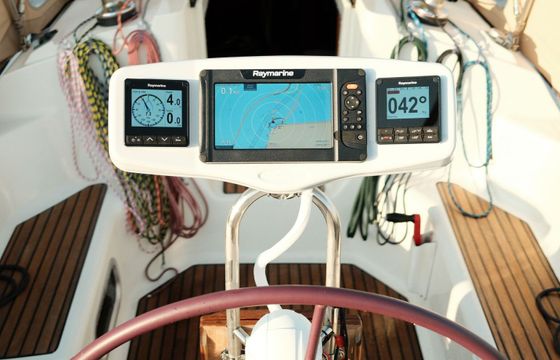 Sailboat Jeanneau Sun Odyssey 32.1 9.6m