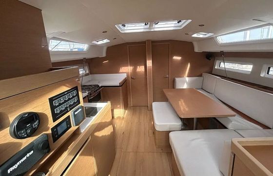 Sailboat Sun Odyssey 490 14m