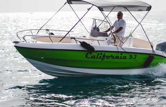Boat without licence  San Francisco California 5.7 40hp