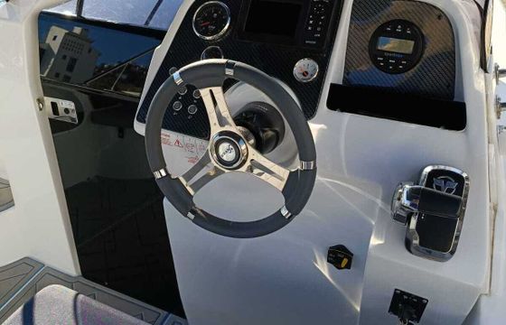 Motorboat Saver 660 WA 140hp