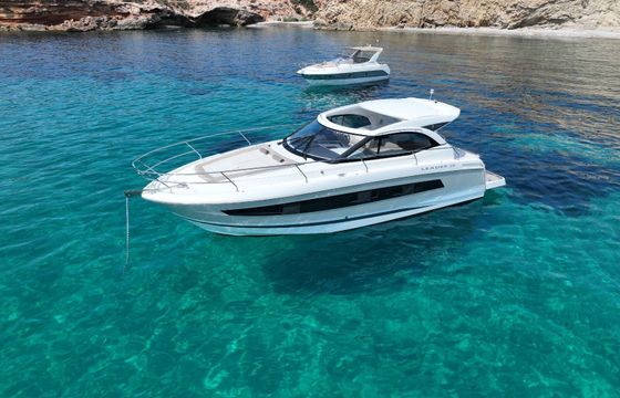 Motorboat Jenneau Leader 36 600hp