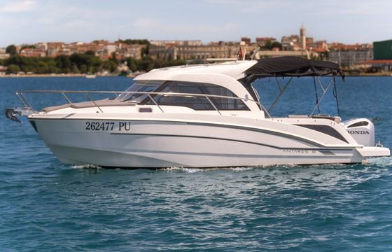 Motorboat Beneteau Antares 8 200hp