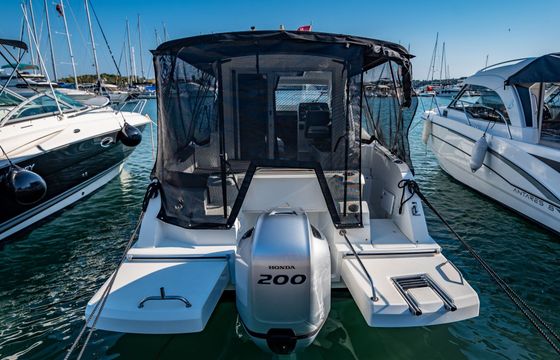 Motorboat Beneteau Antares 8 200hp