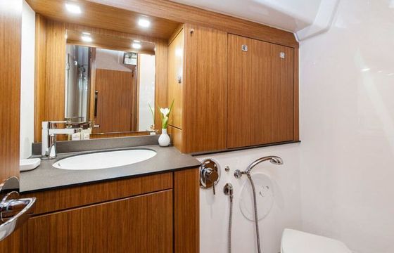 Sailboat Bavaria Cruiser 56 16.75m