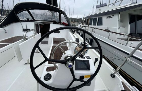 Sailboat Jeanneau Sun Odyssey 380 10m
