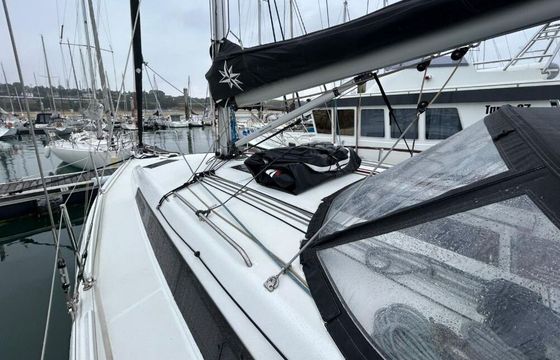 Sailboat Jeanneau Sun Odyssey 380 10m