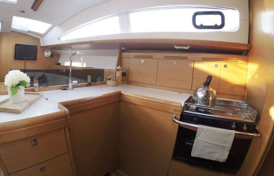 Sailboat Jeanneau Sun Odyssey 42 DS 12.93m