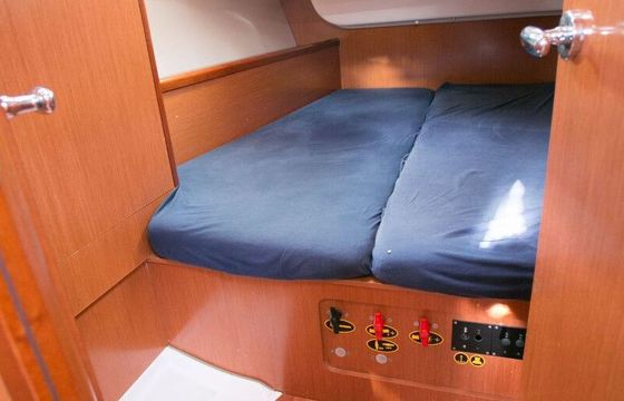 Sailboat BENETEAU OCEANIS 43 14.4m