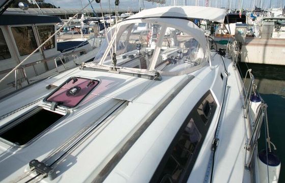 Sailboat BENETEAU OCEANIS 43 14.4m