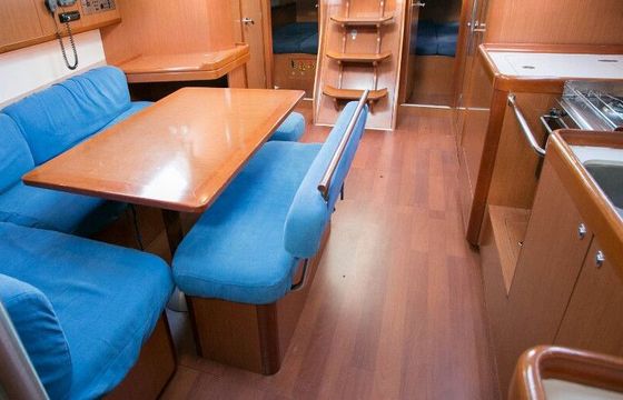 Sailboat BENETEAU OCEANIS 43 14.4m