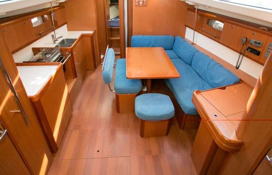 Sailboat BENETEAU OCEANIS 43 14.4m