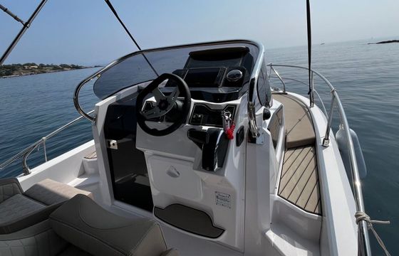 Motorboat Ranieri NEXT 240 SH 225hp