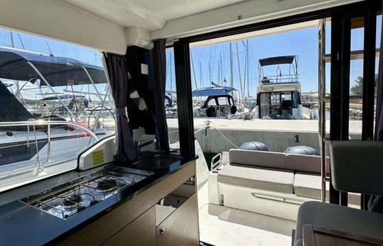 Motorboat Jeanneau Merry Fisher 1095 FLY 600hp