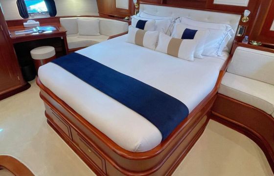 Sailing yacht Alloy Yachts Custom 31.9m