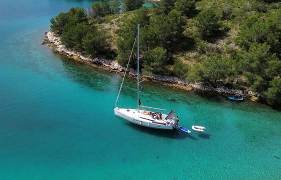 Sailboat Jeanneau Sun Odyssey 439 13m