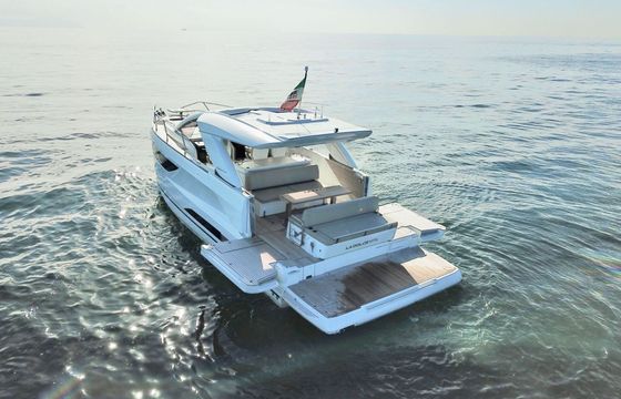 Motorboat Jeanneau DB/43 760hp