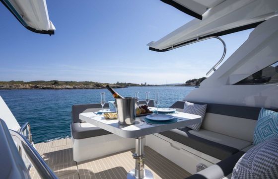 Motorboat Galeon 405 HTS 760hp