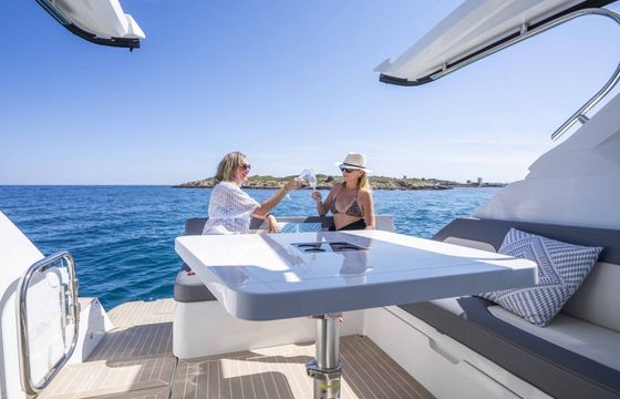 Motorboat Galeon 405 HTS 760hp