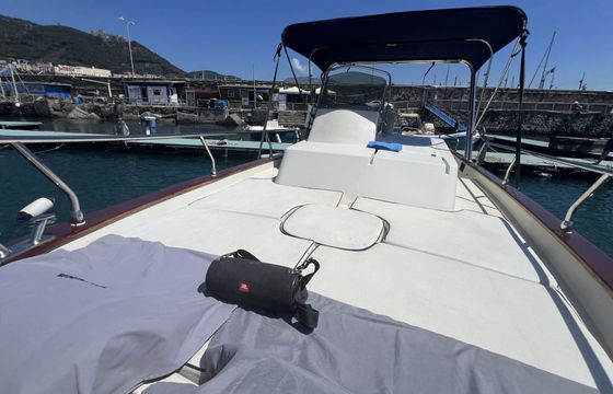 Motorboat Di Luccia Vega 750 150hp