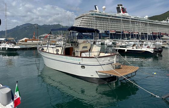 Motorboat Di Luccia Vega 750 150hp