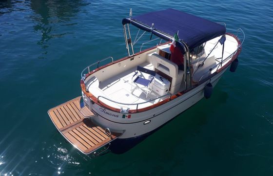Motorboat Di Luccia Vega 750 150hp