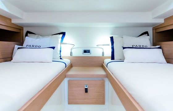 Motor yacht Pardo 38 760hp