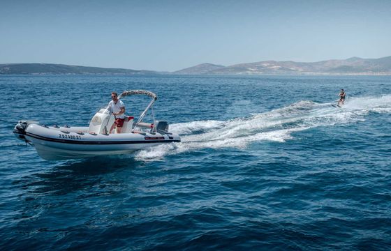Motorboat Bura 5.6 100hp