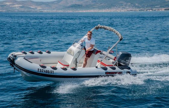 Motorboat Bura 5.6 100hp