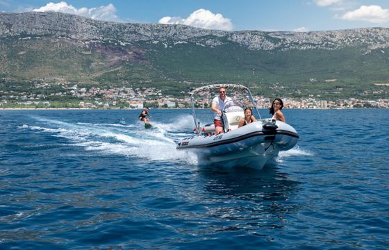 Motorboat Bura 5.6 100hp
